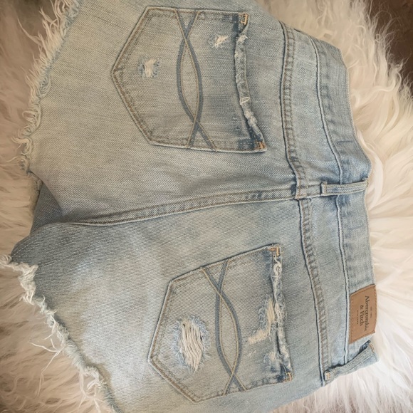 Abercrombie and Fitch high waisted shorts - Picture 4 of 4